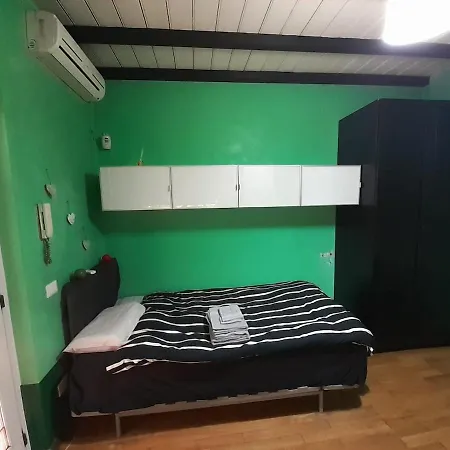 In Little Villa, Comforts Apartment Rom