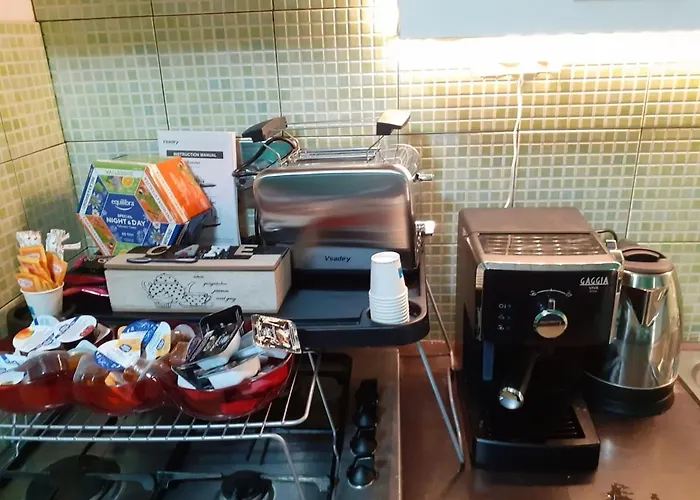 In Little Villa, Comforts * Rom