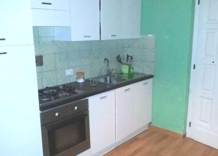 In Little Villa, Comforts * Rom