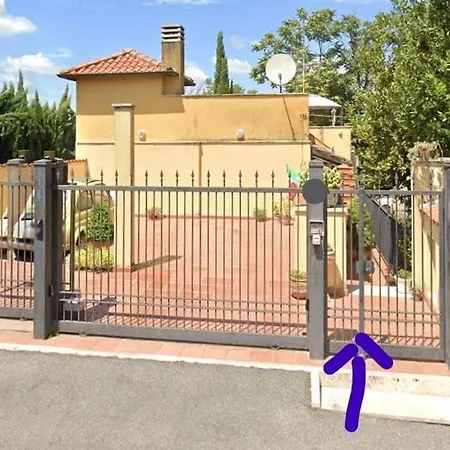 In Little Villa, Comforts * Rome